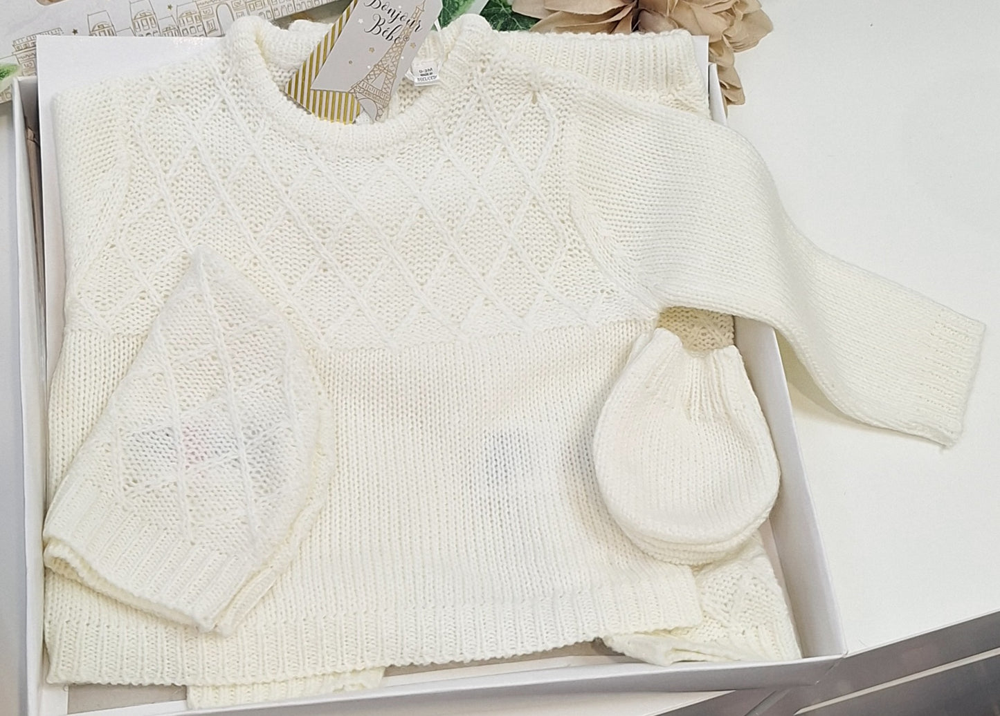 Cream unisex 4 piece knitted box set